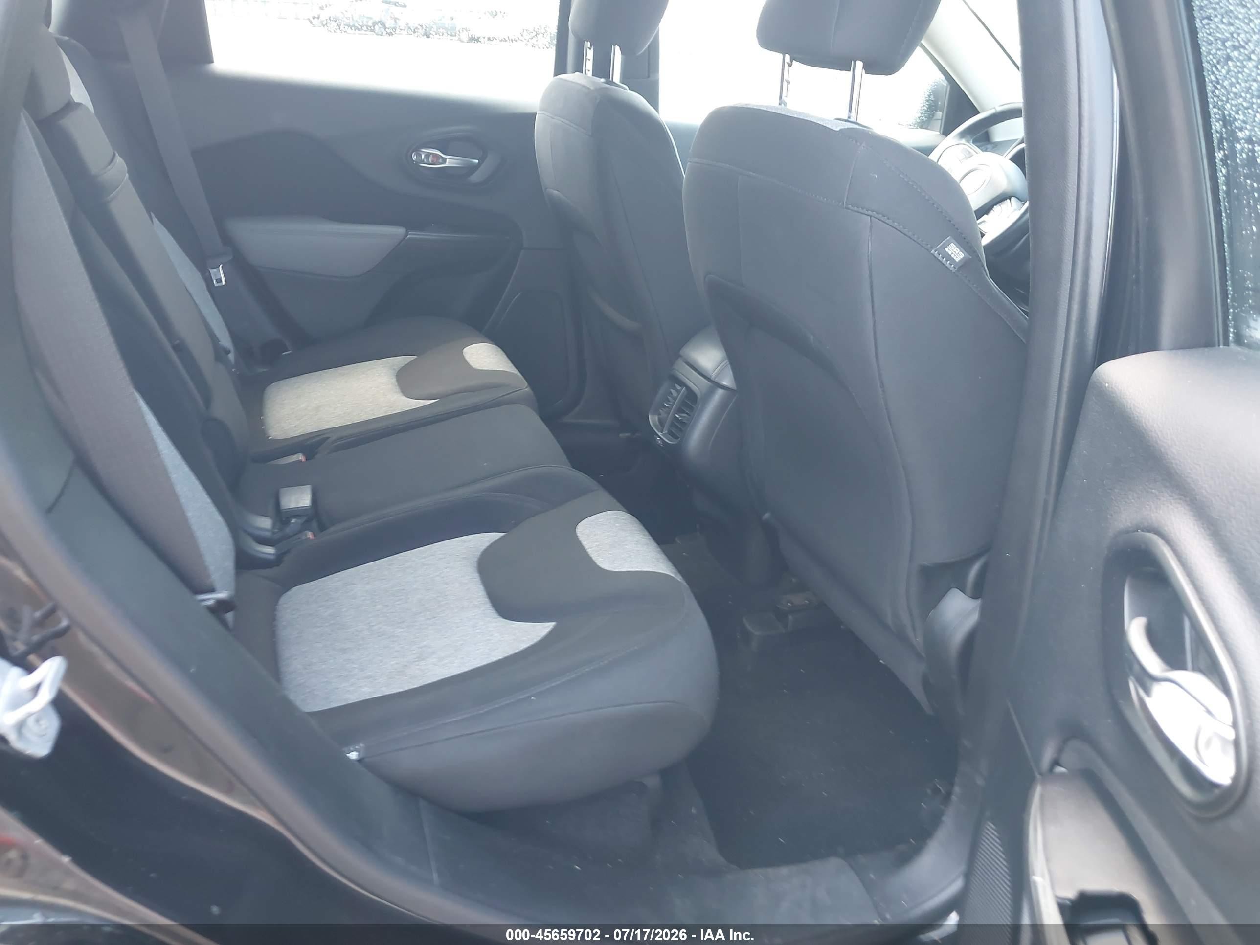 2014 Jeep Cherokee Latitude Черный vin: 1C4PJLCS5EW117183