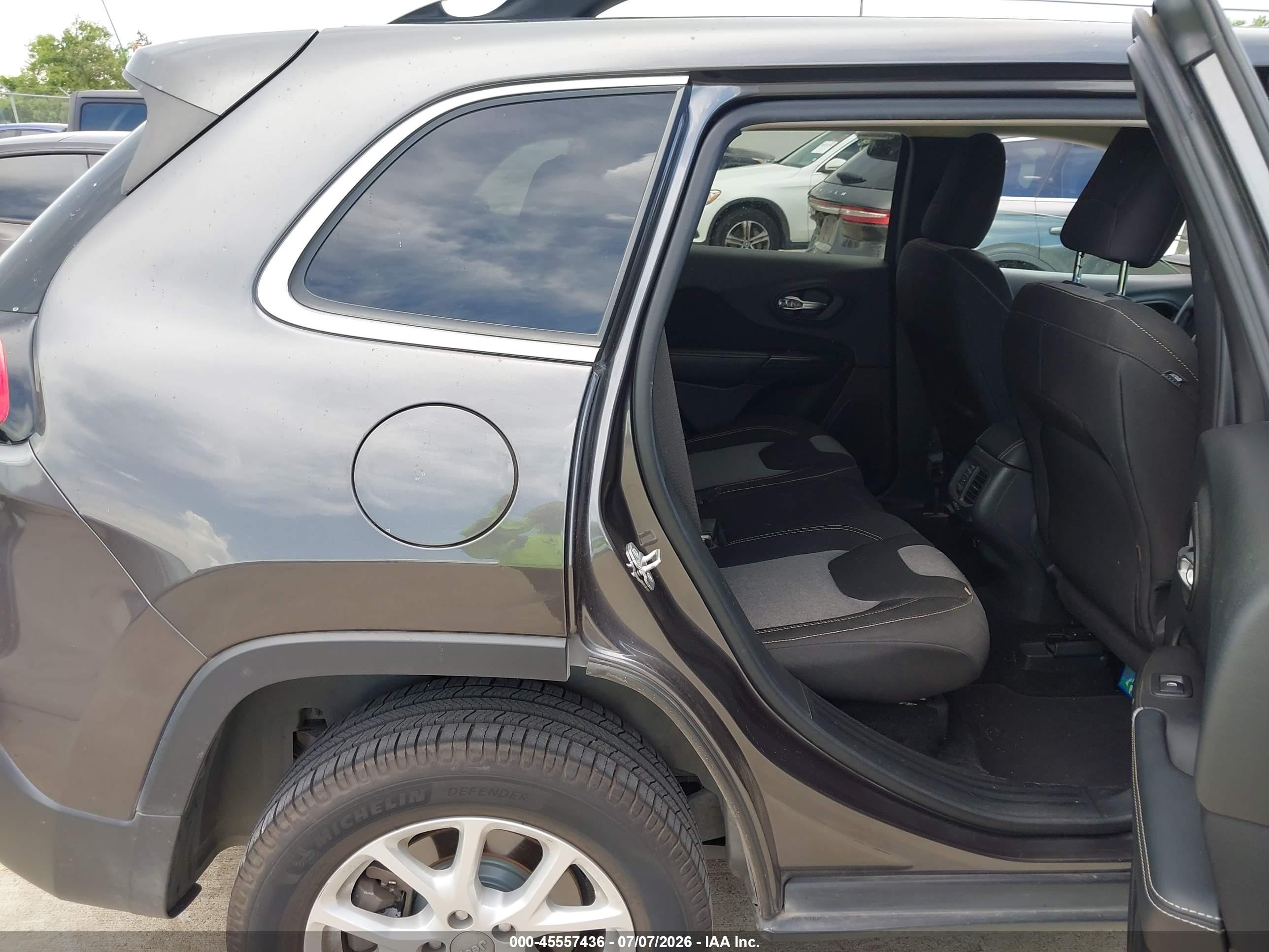 2014 Jeep Cherokee Latitude Gray vin: 1C4PJLCS5EW155349