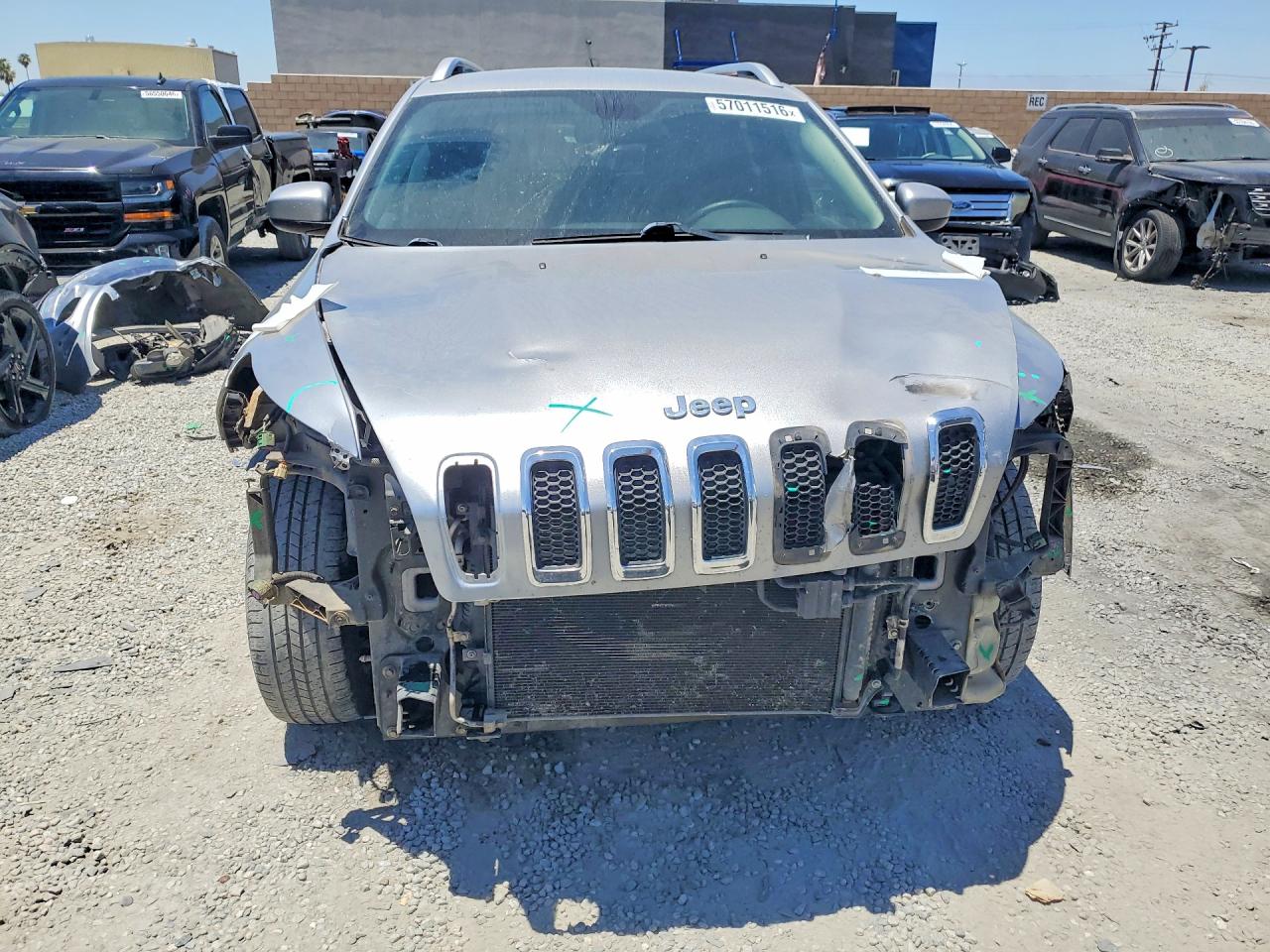 2014 Jeep Cherokee Latitude Silver vin: 1C4PJLCS5EW168926