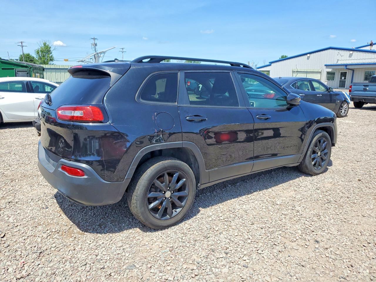 2014 Jeep Cherokee Latitude Black vin: 1C4PJLCS5EW293232