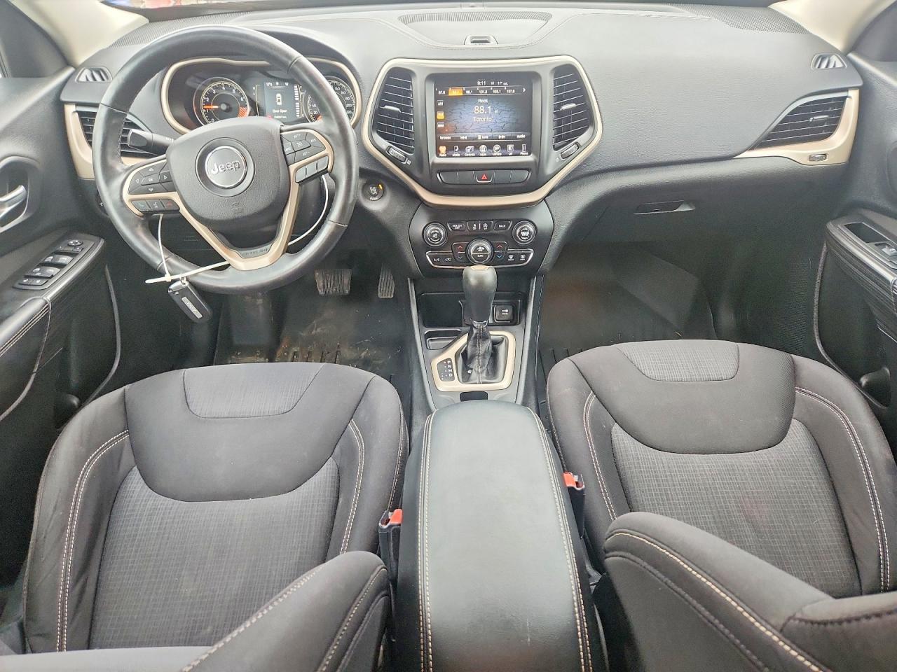 2015 Jeep Cherokee Latitude White vin: 1C4PJLCS5FW547197