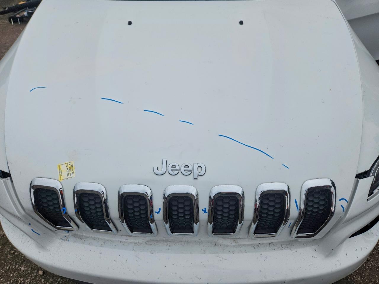 2015 Jeep Cherokee Latitude White vin: 1C4PJLCS5FW547197