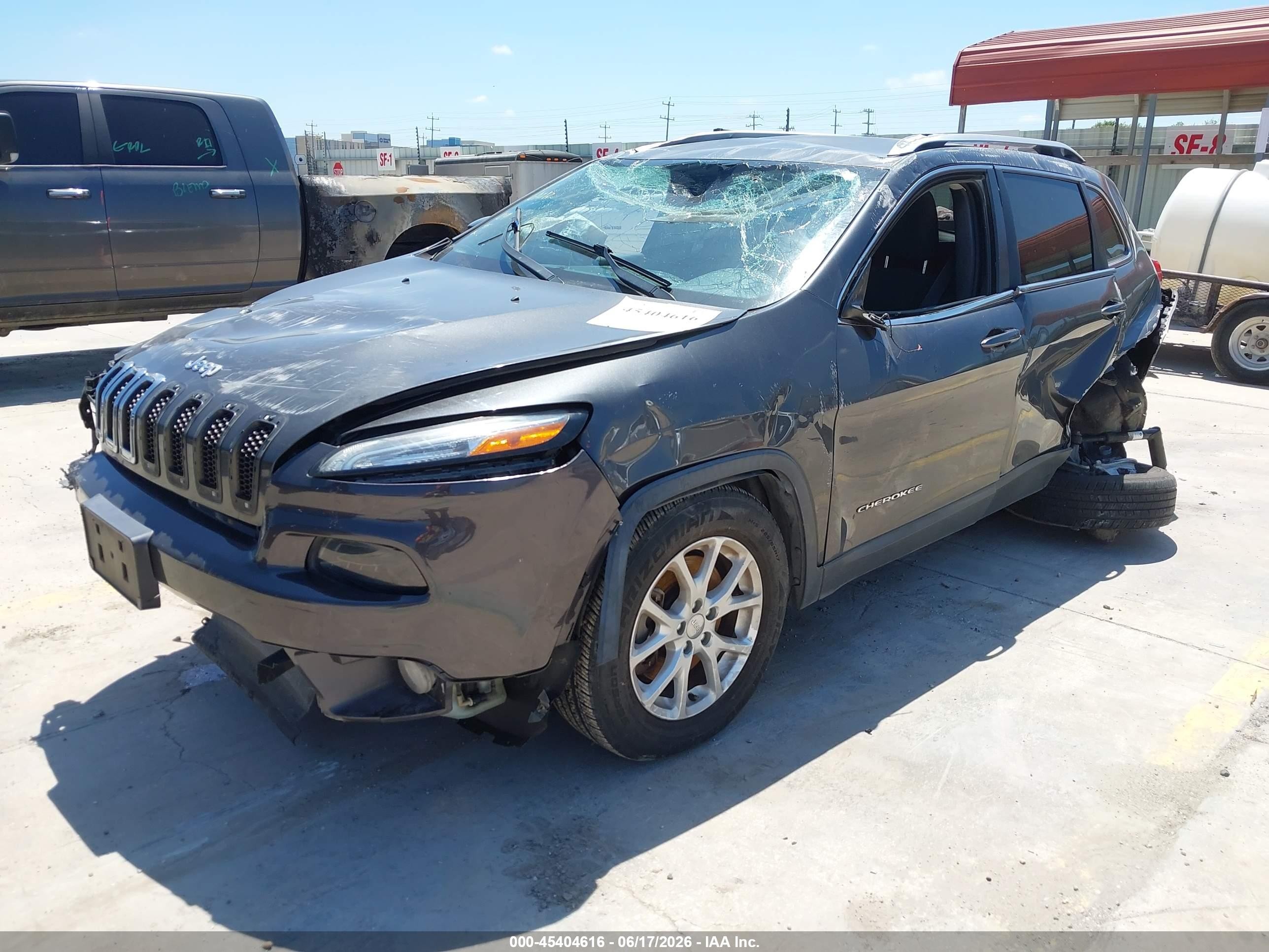 2015 Jeep Cherokee Latitude Gray vin: 1C4PJLCS5FW573038