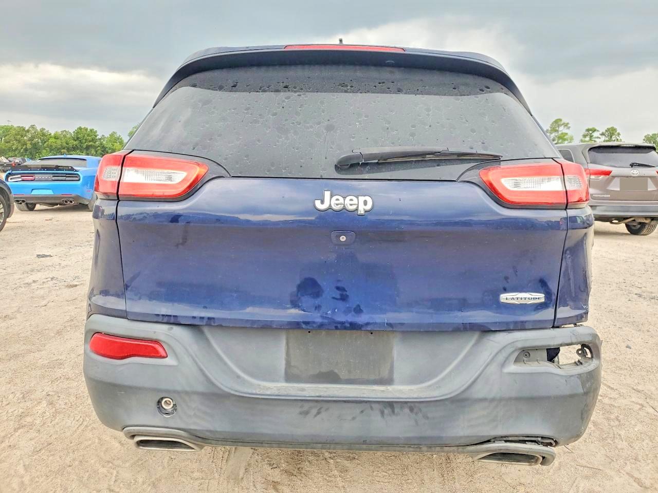 2015 Jeep Cherokee Latitude Blue vin: 1C4PJLCS5FW631875