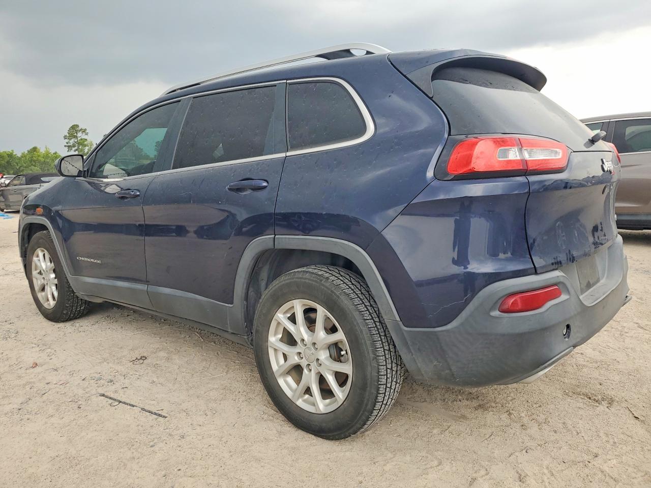 2015 Jeep Cherokee Latitude Blue vin: 1C4PJLCS5FW631875