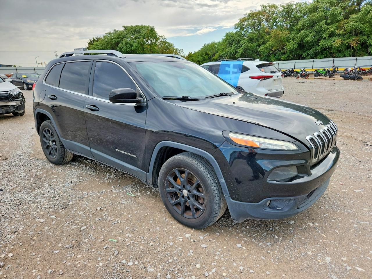 2015 Jeep Cherokee Latitude Black vin: 1C4PJLCS5FW677352