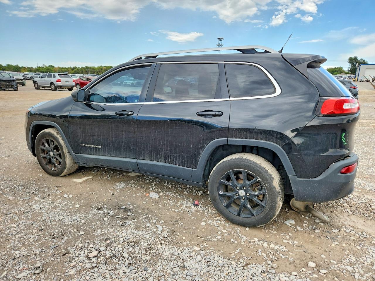 2015 Jeep Cherokee Latitude Black vin: 1C4PJLCS5FW677352