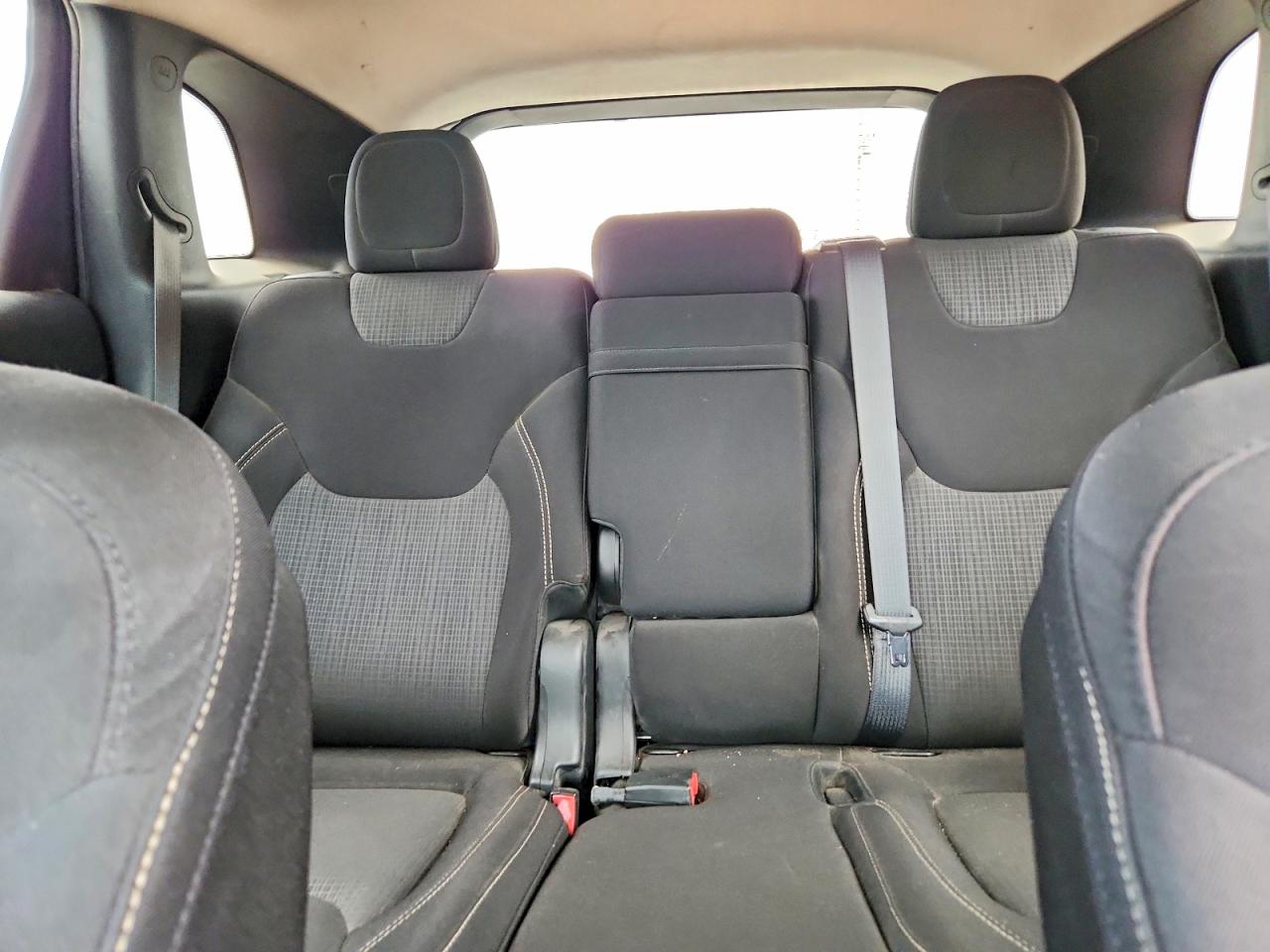 2015 Jeep Cherokee Latitude Black vin: 1C4PJLCS5FW677352