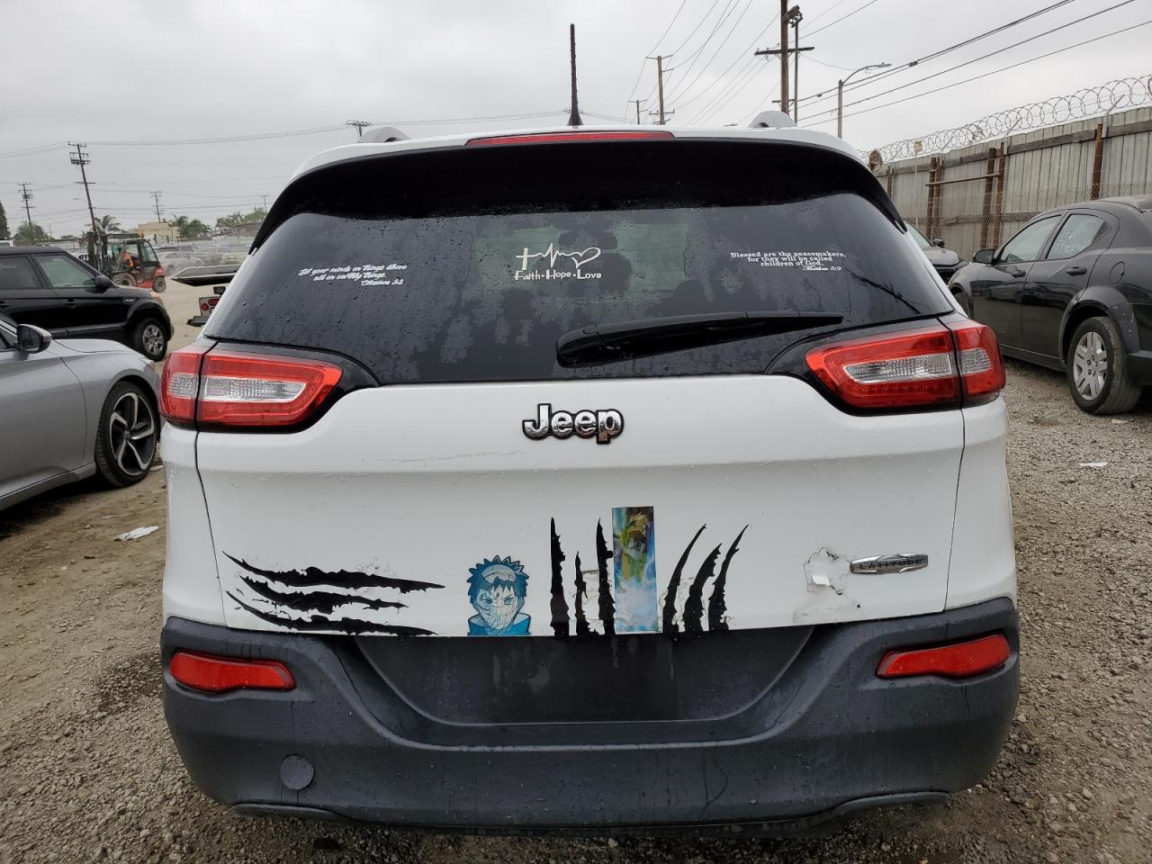 2014 Jeep Cherokee Latitude White vin: 1C4PJLCS6EW102692