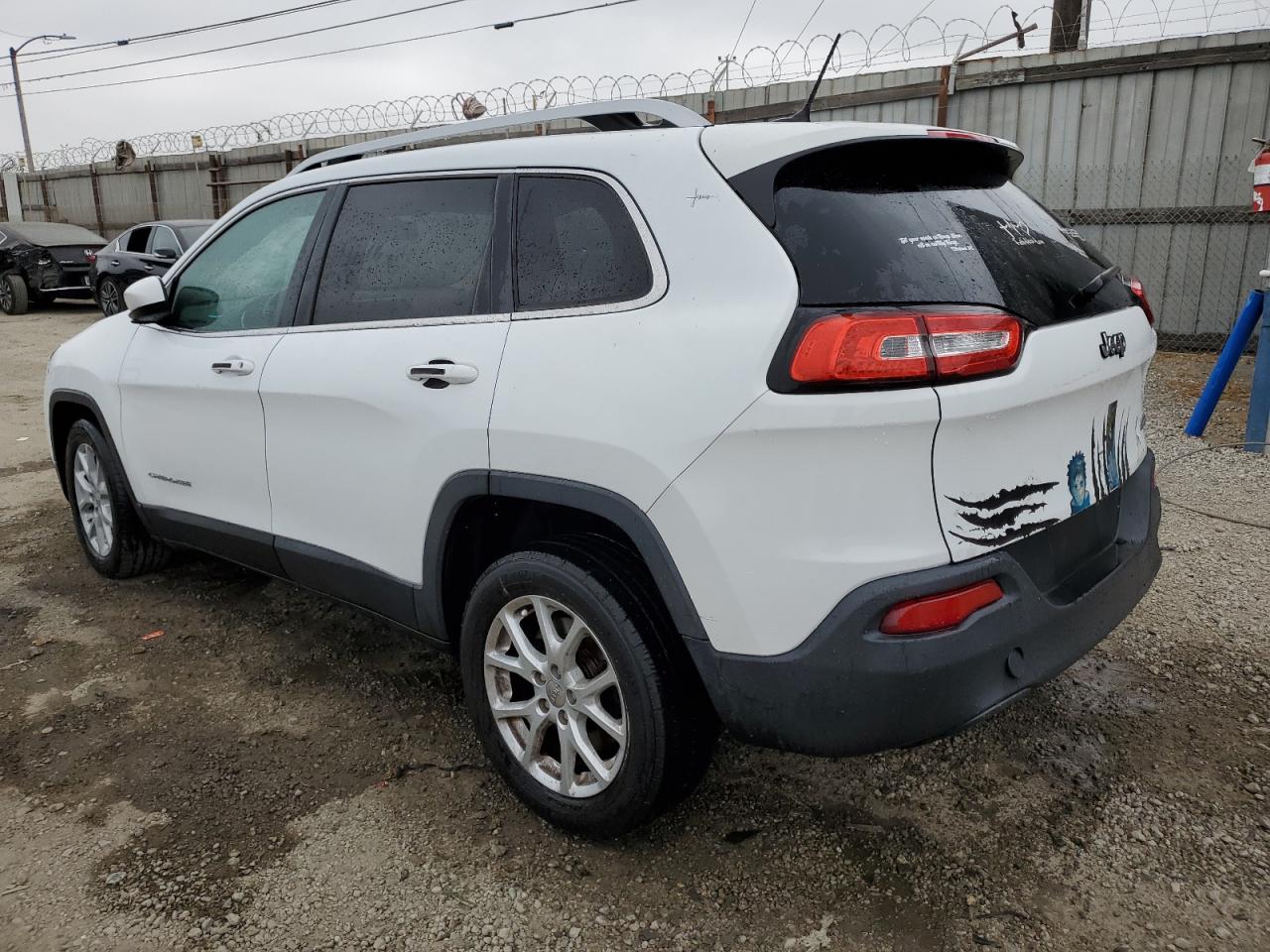 2014 Jeep Cherokee Latitude White vin: 1C4PJLCS6EW102692