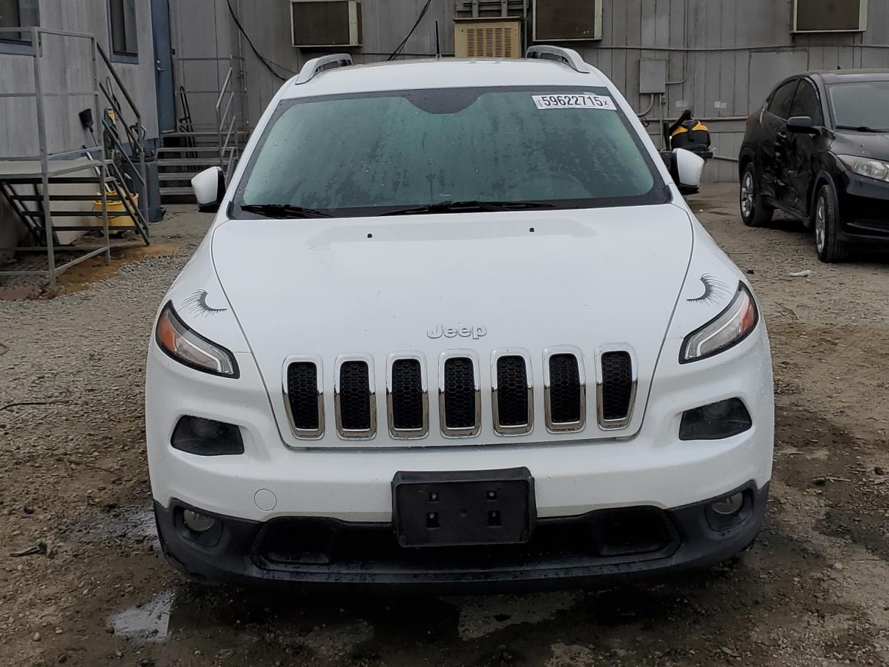 2014 Jeep Cherokee Latitude White vin: 1C4PJLCS6EW102692