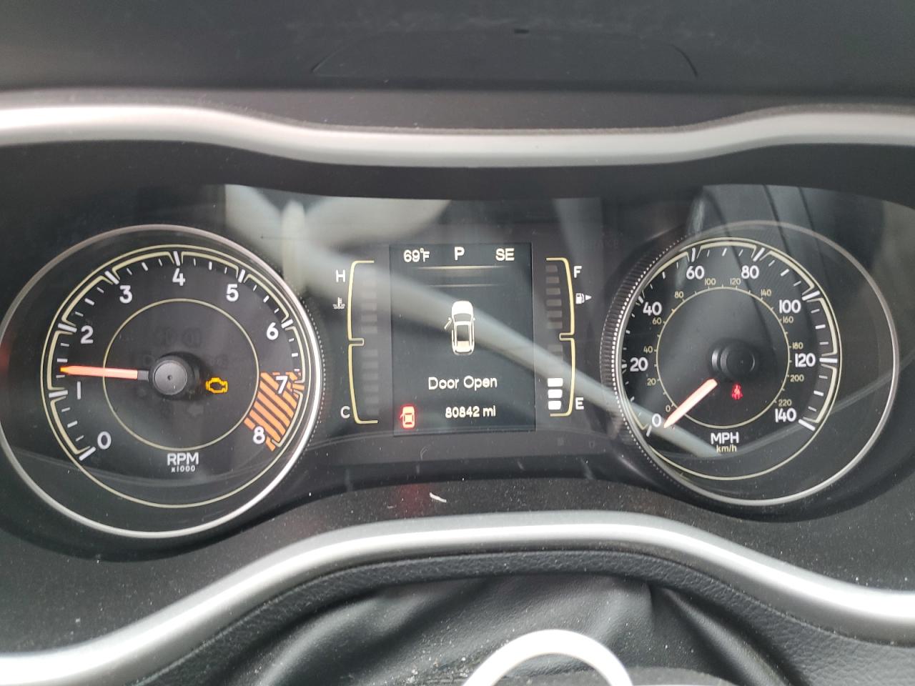 2014 Jeep Cherokee Latitude White vin: 1C4PJLCS6EW102692
