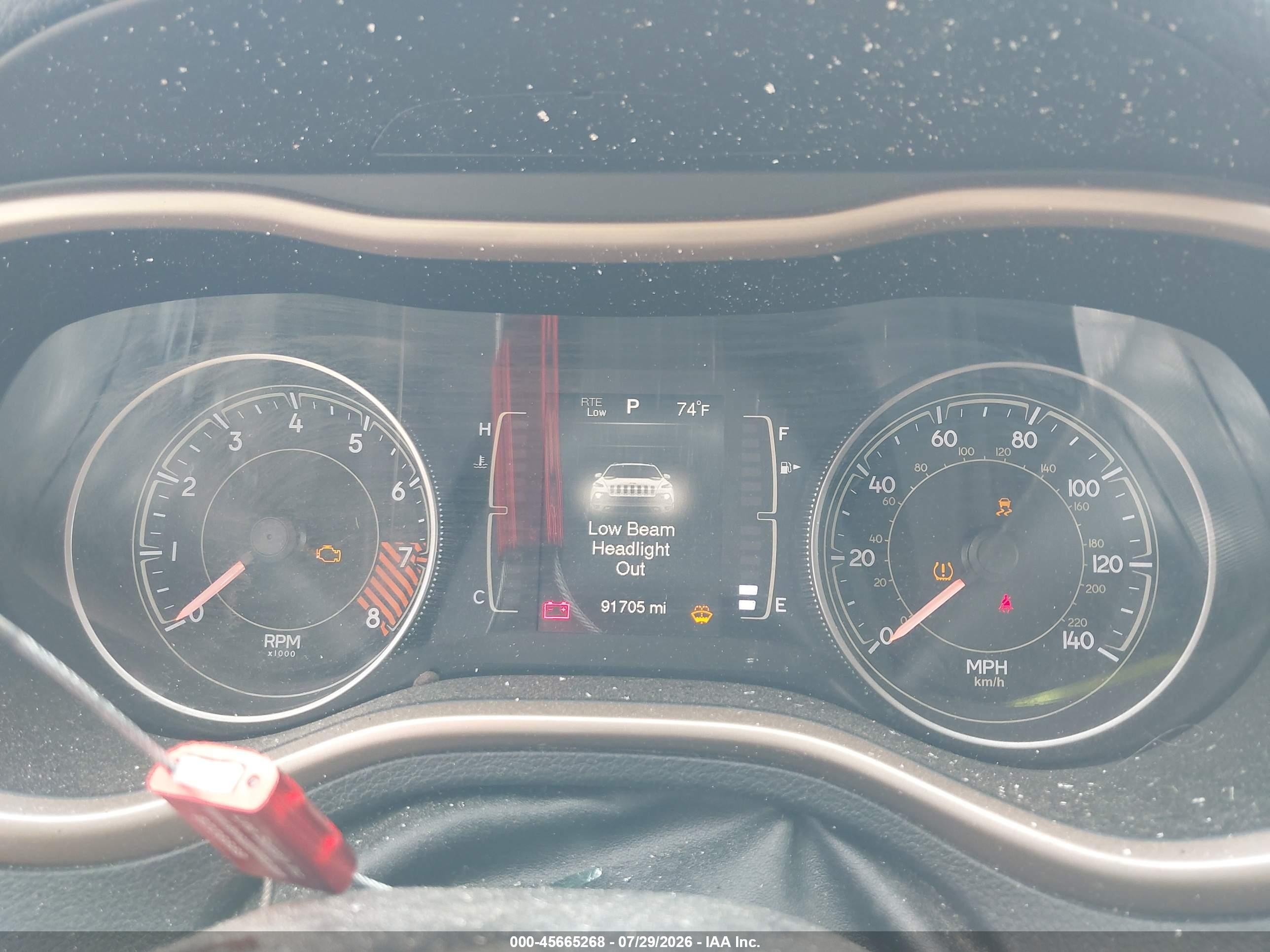 2014 Jeep Cherokee Latitude Серебряный vin: 1C4PJLCS6EW105706