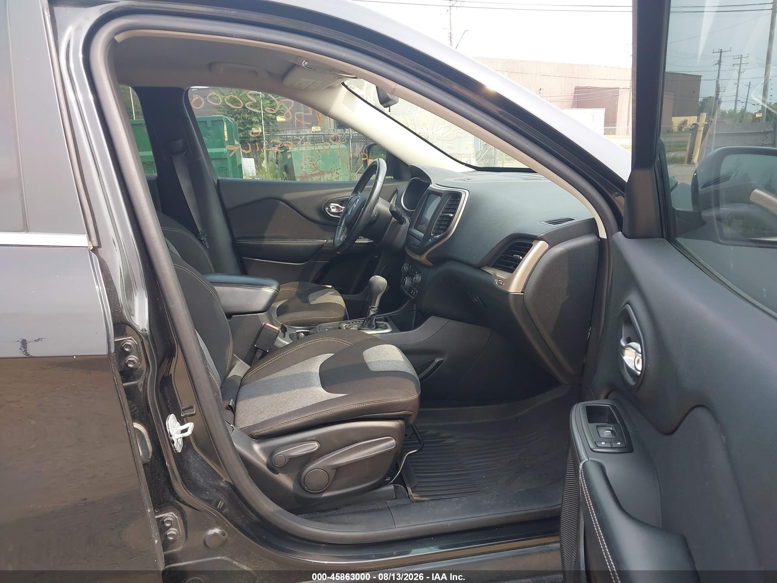 2014 Jeep Cherokee Latitude Black vin: 1C4PJLCS6EW106046