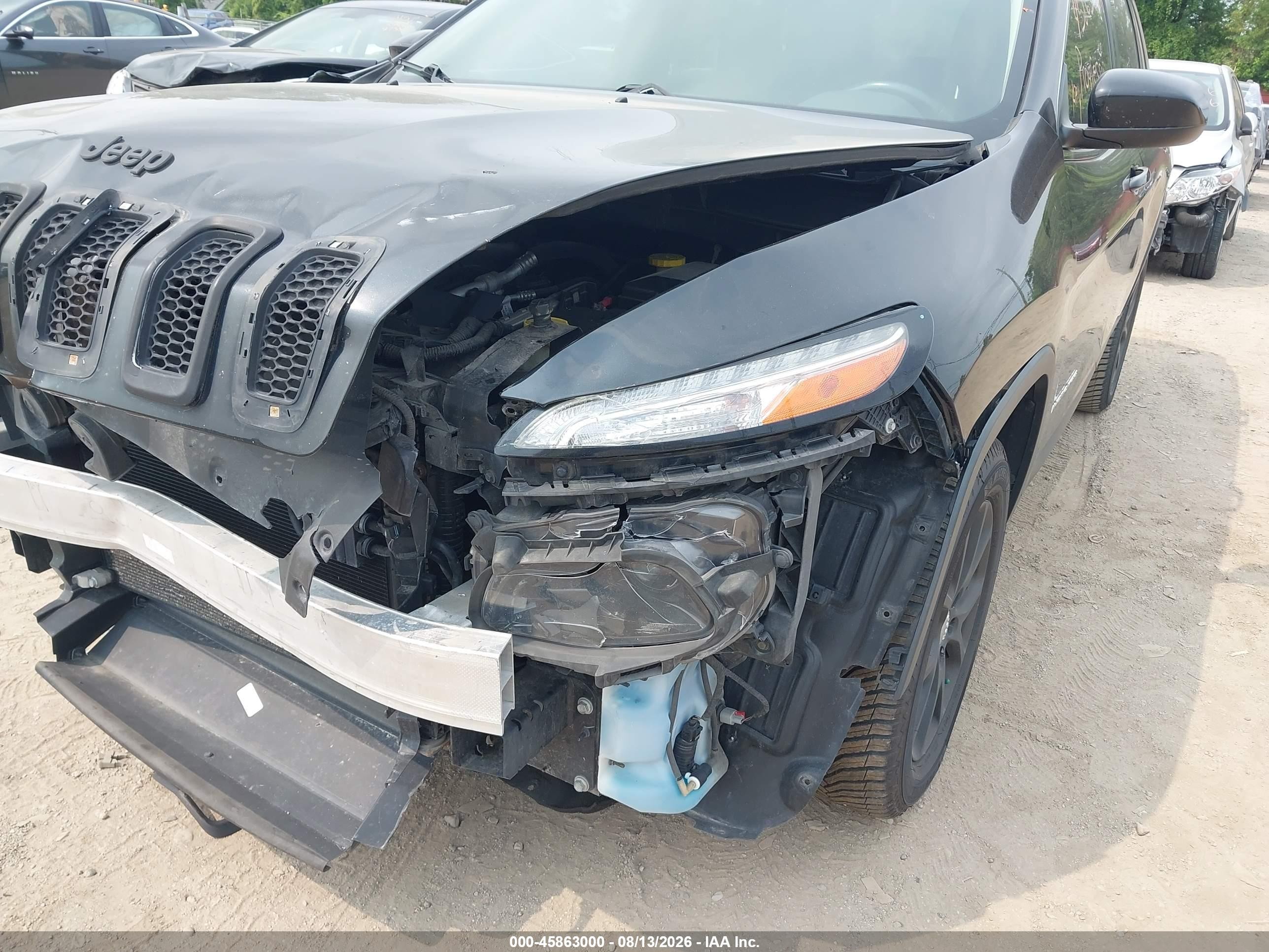 2014 Jeep Cherokee Latitude Black vin: 1C4PJLCS6EW106046