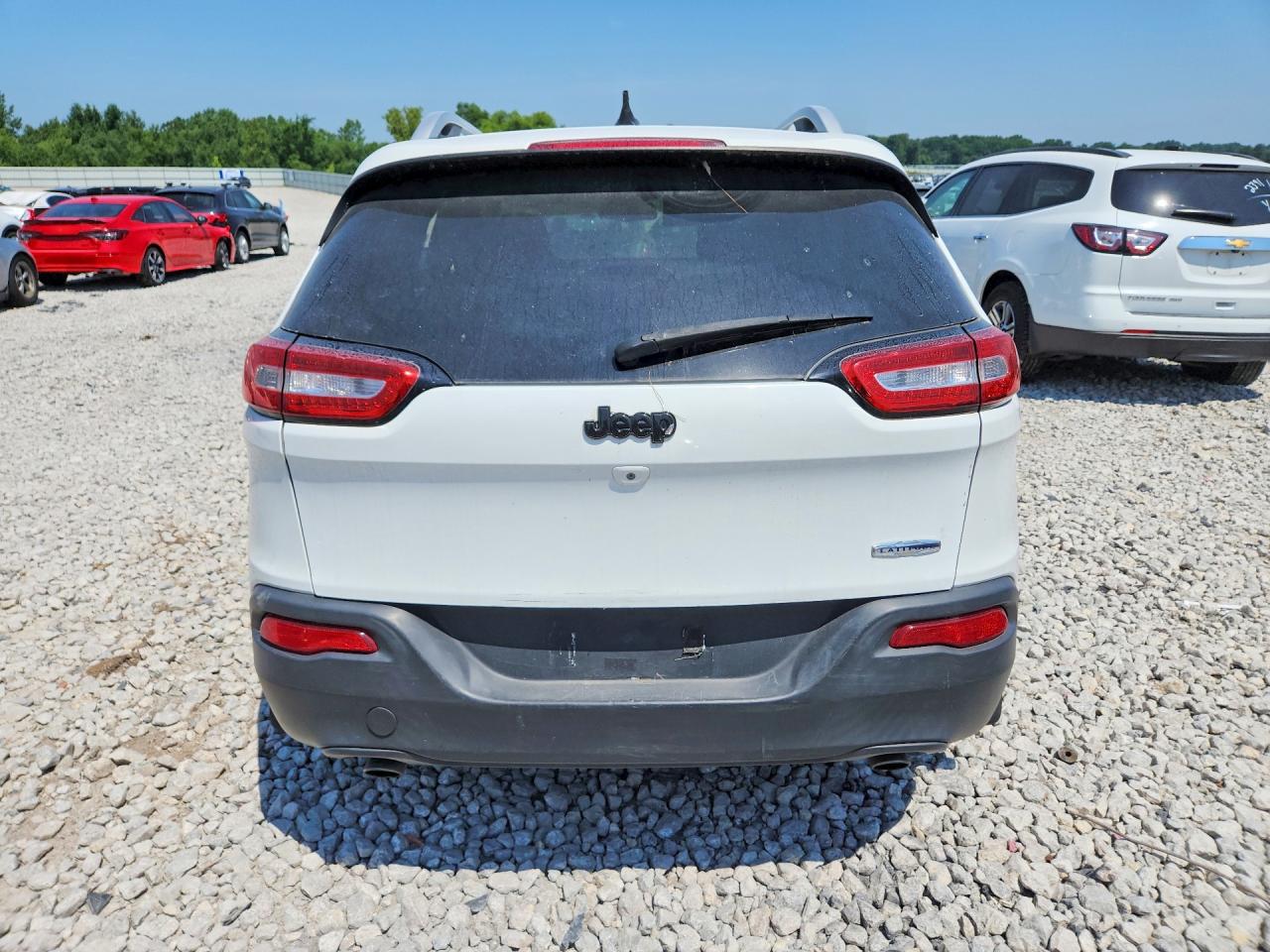 2014 Jeep Cherokee Latitude White vin: 1C4PJLCS6EW115720