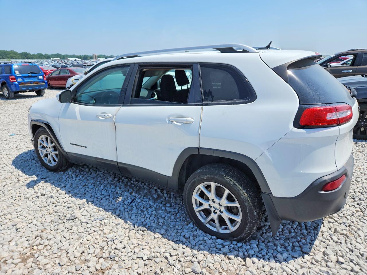 2014 Jeep Cherokee Latitude White vin: 1C4PJLCS6EW115720