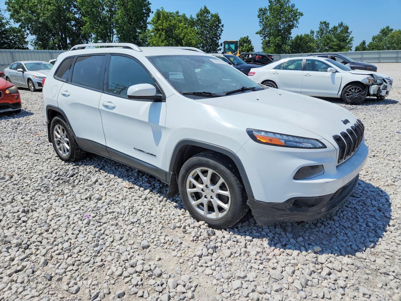 2014 Jeep Cherokee Latitude White vin: 1C4PJLCS6EW115720