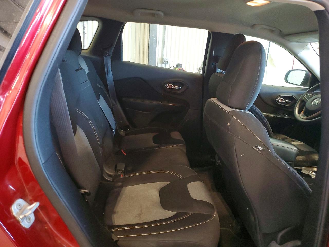2014 Jeep Cherokee Latitude Maroon vin: 1C4PJLCS6EW117130