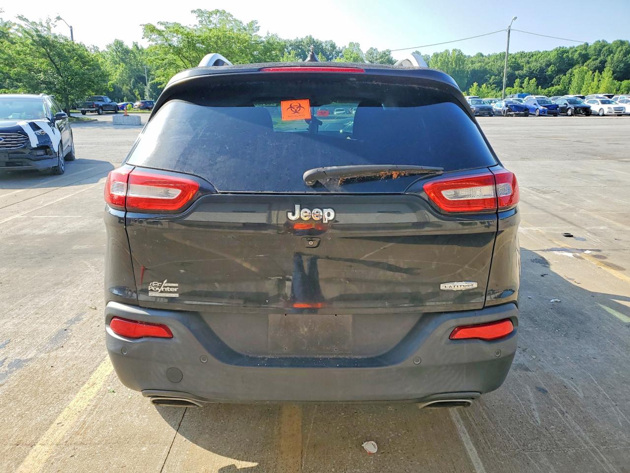 2015 Jeep Cherokee Latitude Black vin: 1C4PJLCS6FW632341