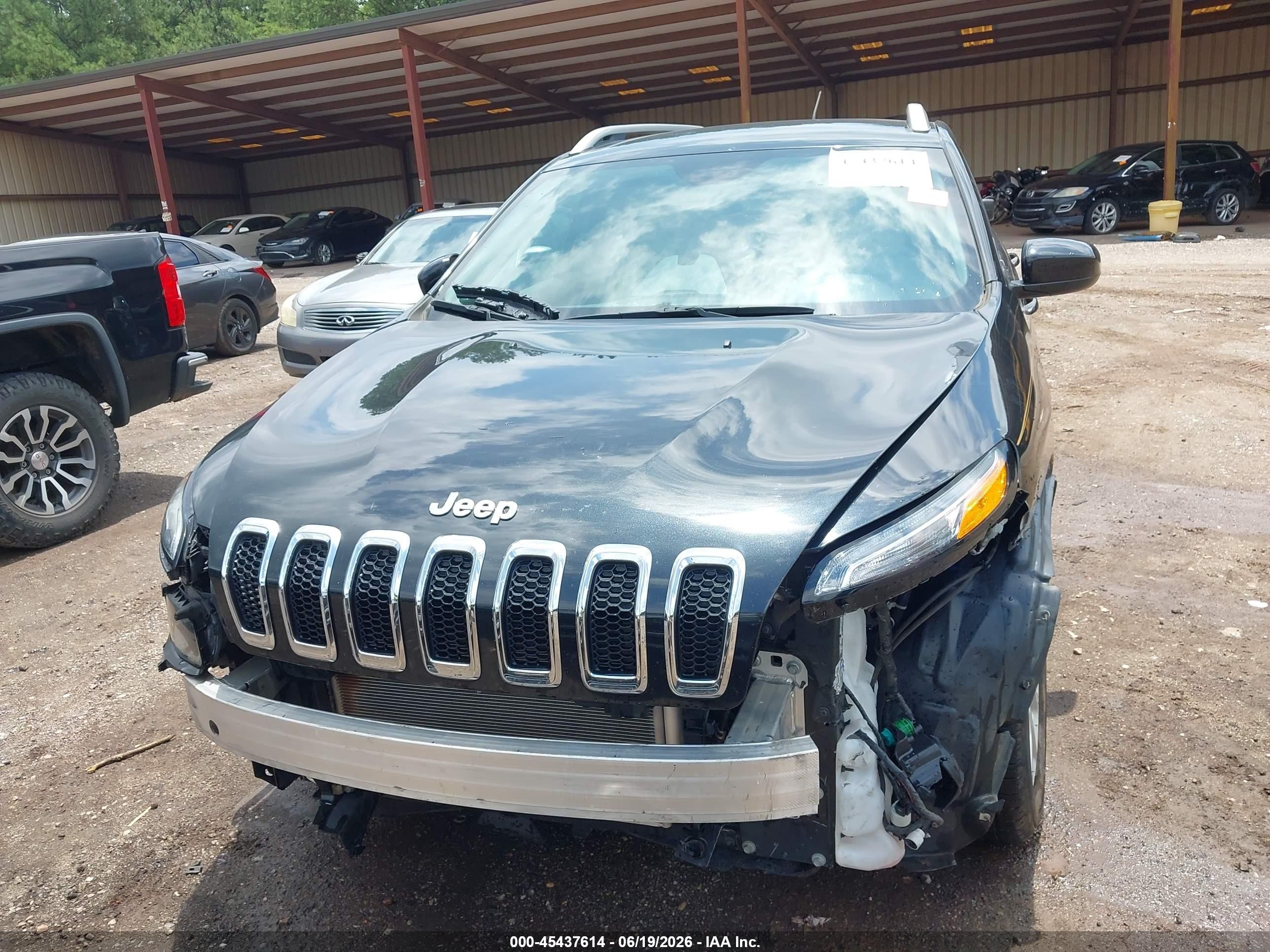 2015 Jeep Cherokee Latitude Black vin: 1C4PJLCS6FW689851