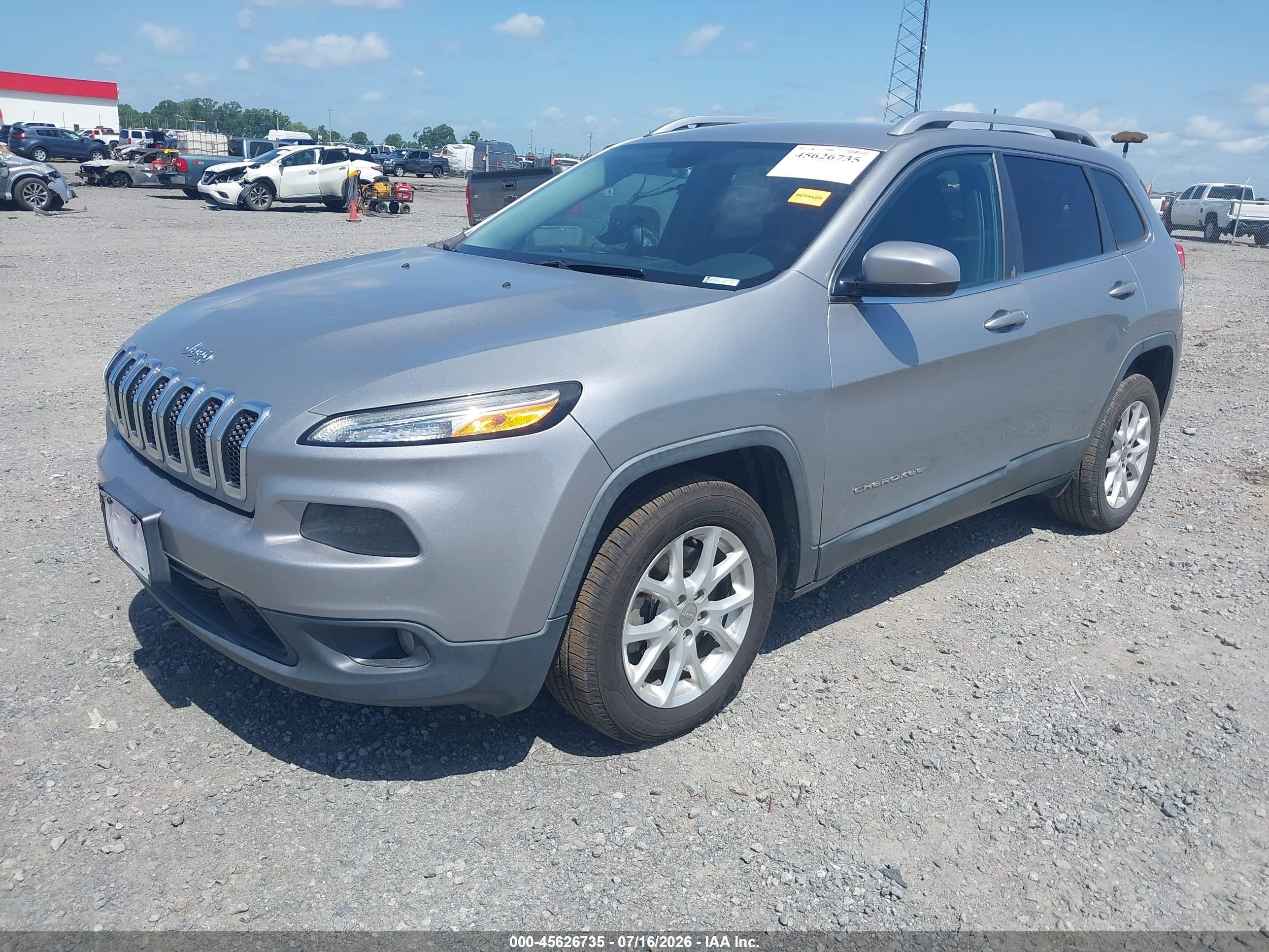2017 Jeep Cherokee Latitude Silver vin: 1C4PJLCS6HW577554