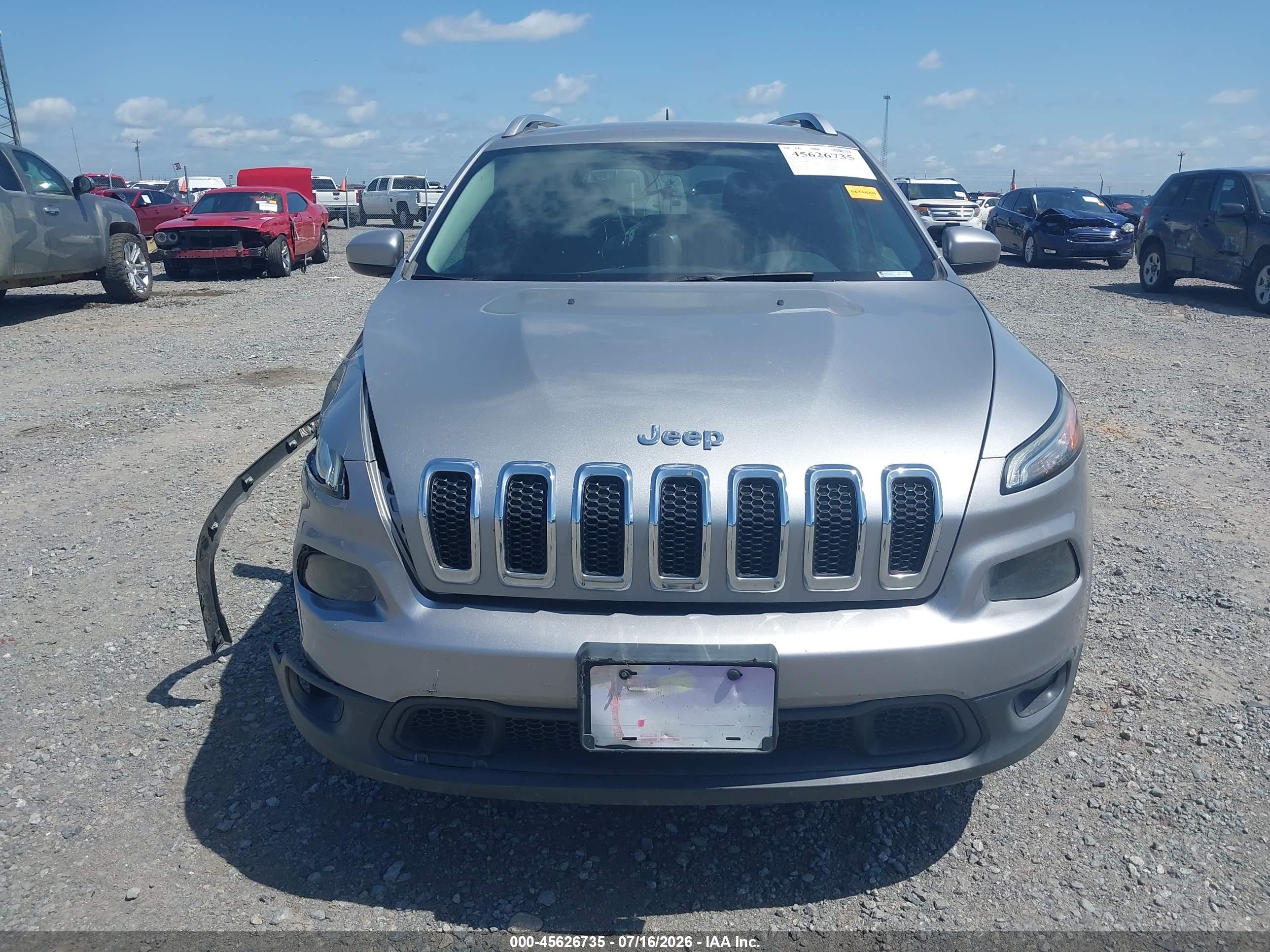 2017 Jeep Cherokee Latitude Silver vin: 1C4PJLCS6HW577554