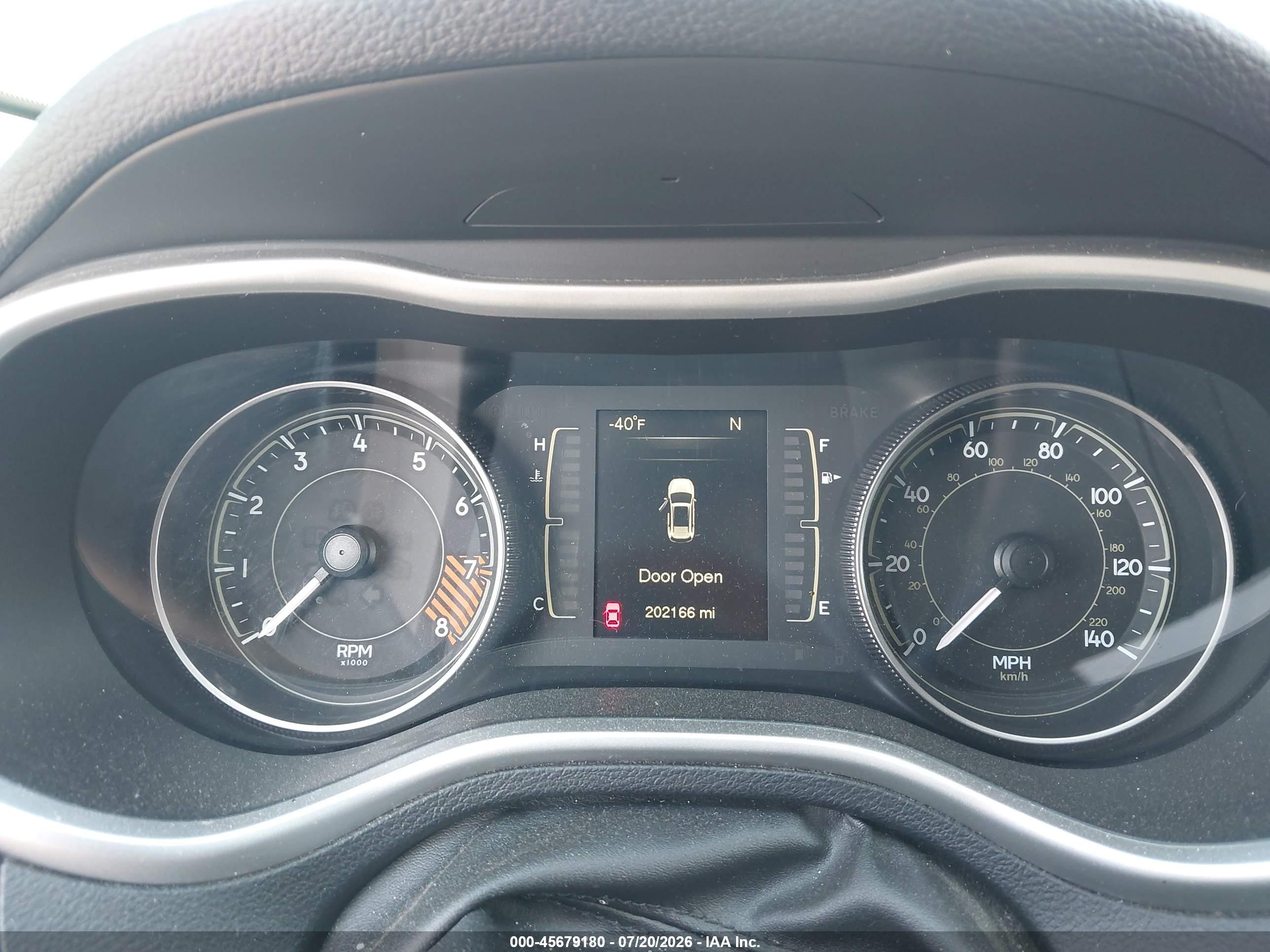 2014 Jeep Cherokee Latitude Silver vin: 1C4PJLCS7EW217768