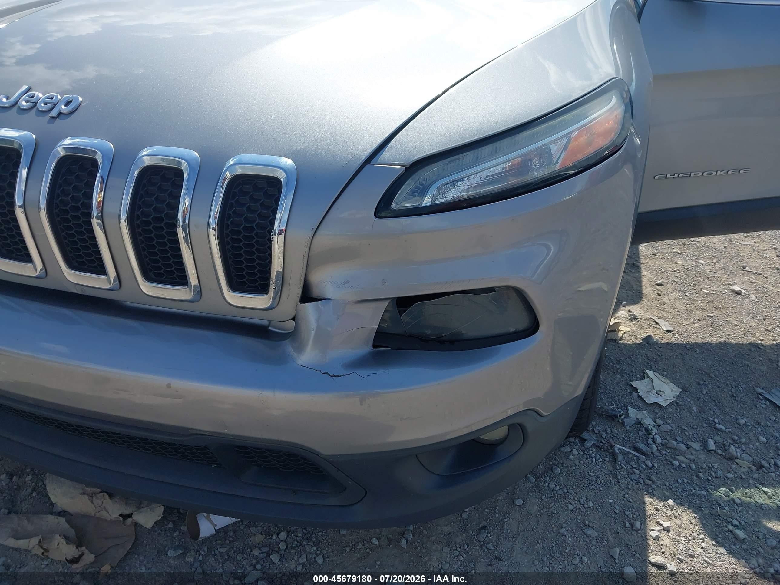 2014 Jeep Cherokee Latitude Silver vin: 1C4PJLCS7EW217768