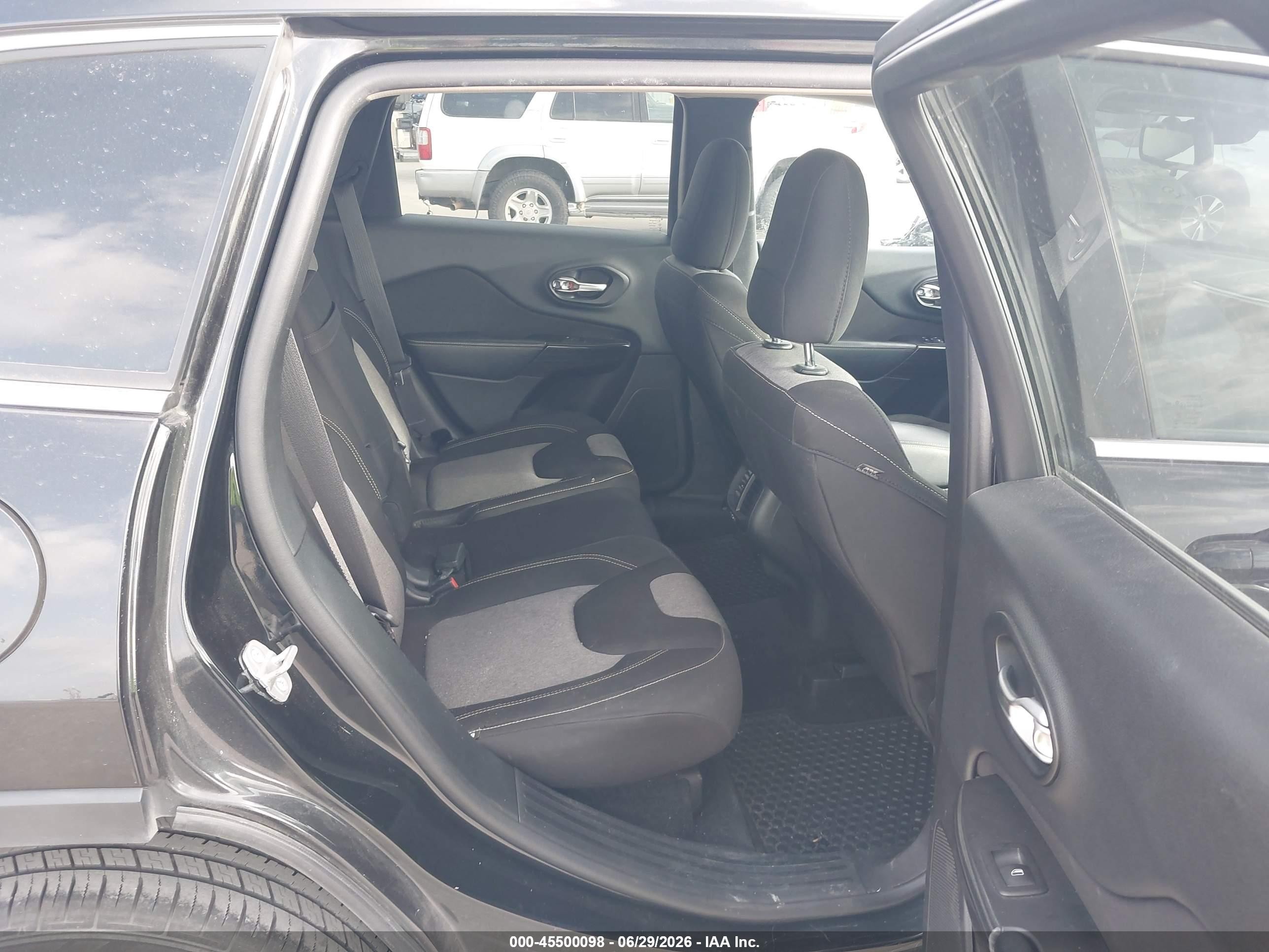 2014 Jeep Cherokee Latitude Black vin: 1C4PJLCS7EW287318