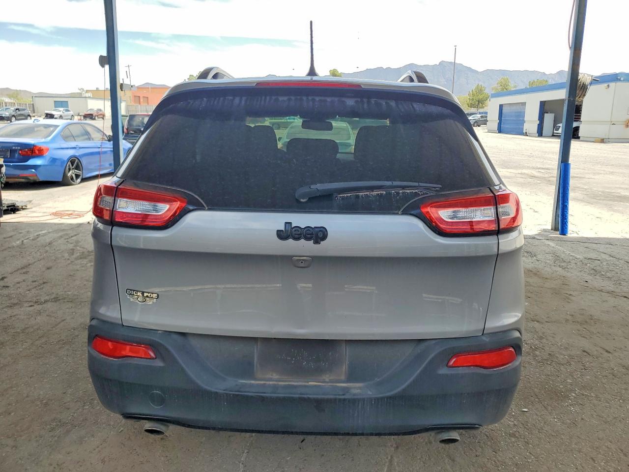 2014 Jeep Cherokee Latitude Silver vin: 1C4PJLCS7EW300861