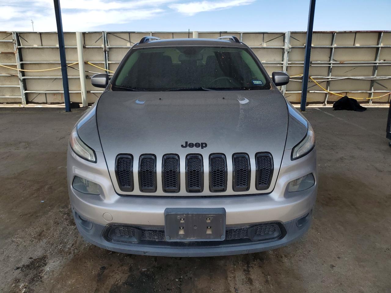 2014 Jeep Cherokee Latitude Silver vin: 1C4PJLCS7EW300861