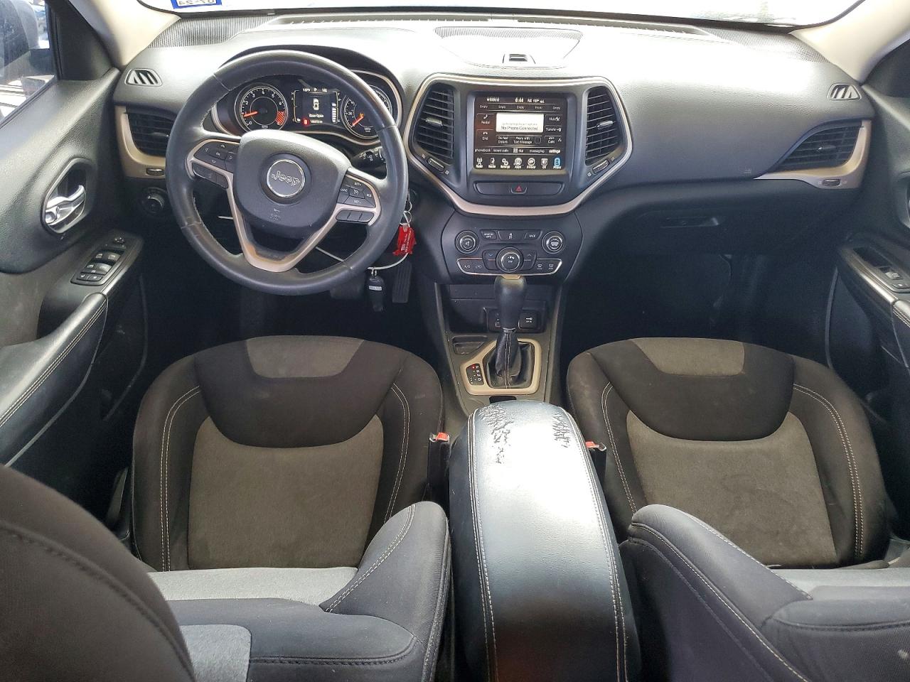 2014 Jeep Cherokee Latitude Silver vin: 1C4PJLCS7EW300861