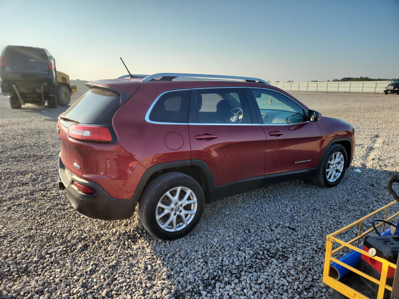 2015 Jeep Cherokee Latitude Burgundy vin: 1C4PJLCS7FW553521