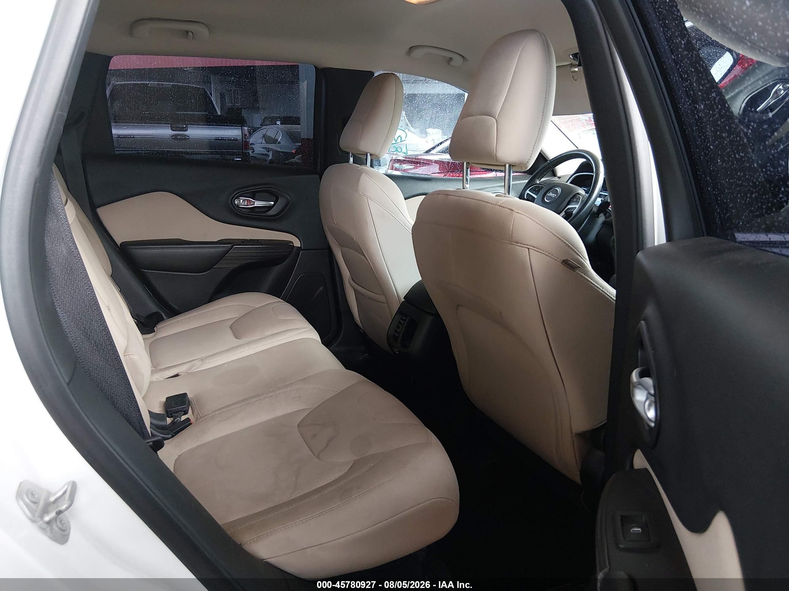2015 Jeep Cherokee Latitude Белый vin: 1C4PJLCS7FW711307