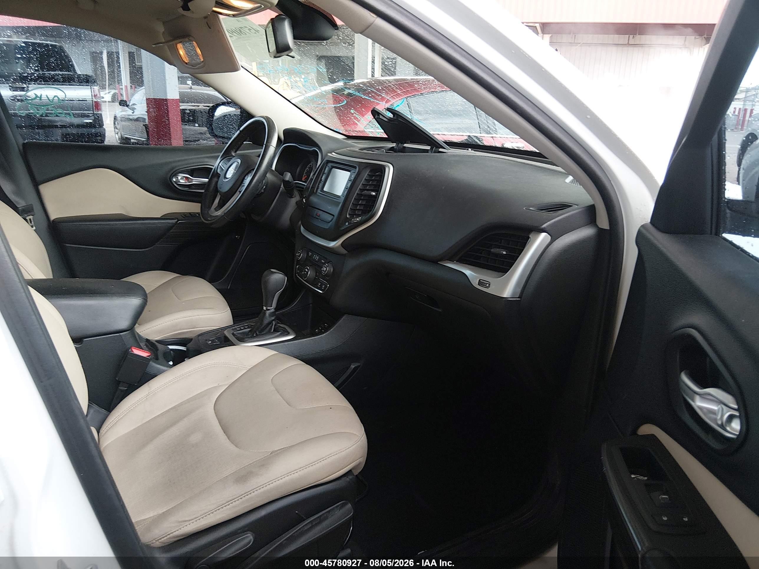 2015 Jeep Cherokee Latitude Белый vin: 1C4PJLCS7FW711307