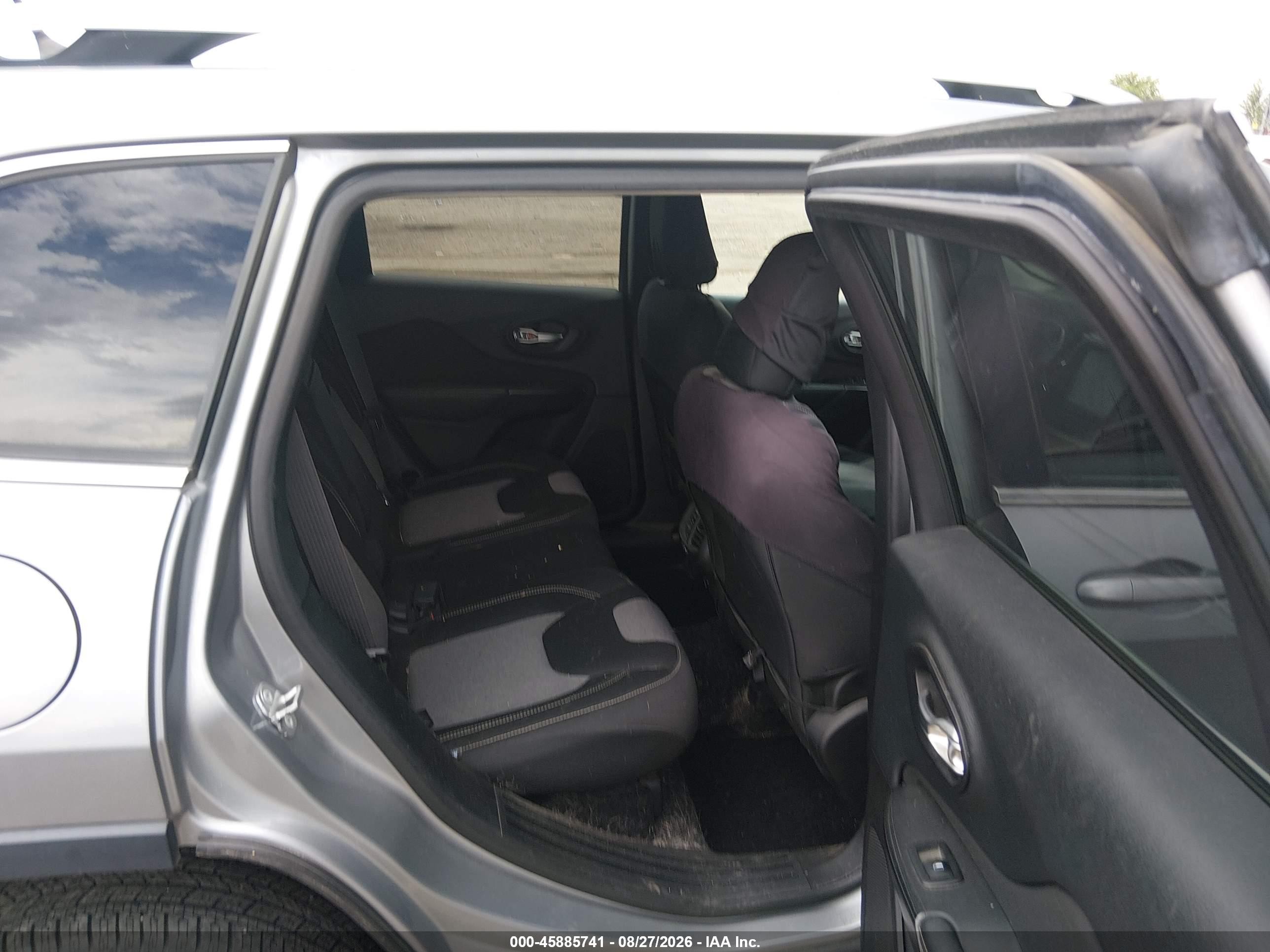 2014 Jeep Cherokee Latitude Gray vin: 1C4PJLCS8EW299798
