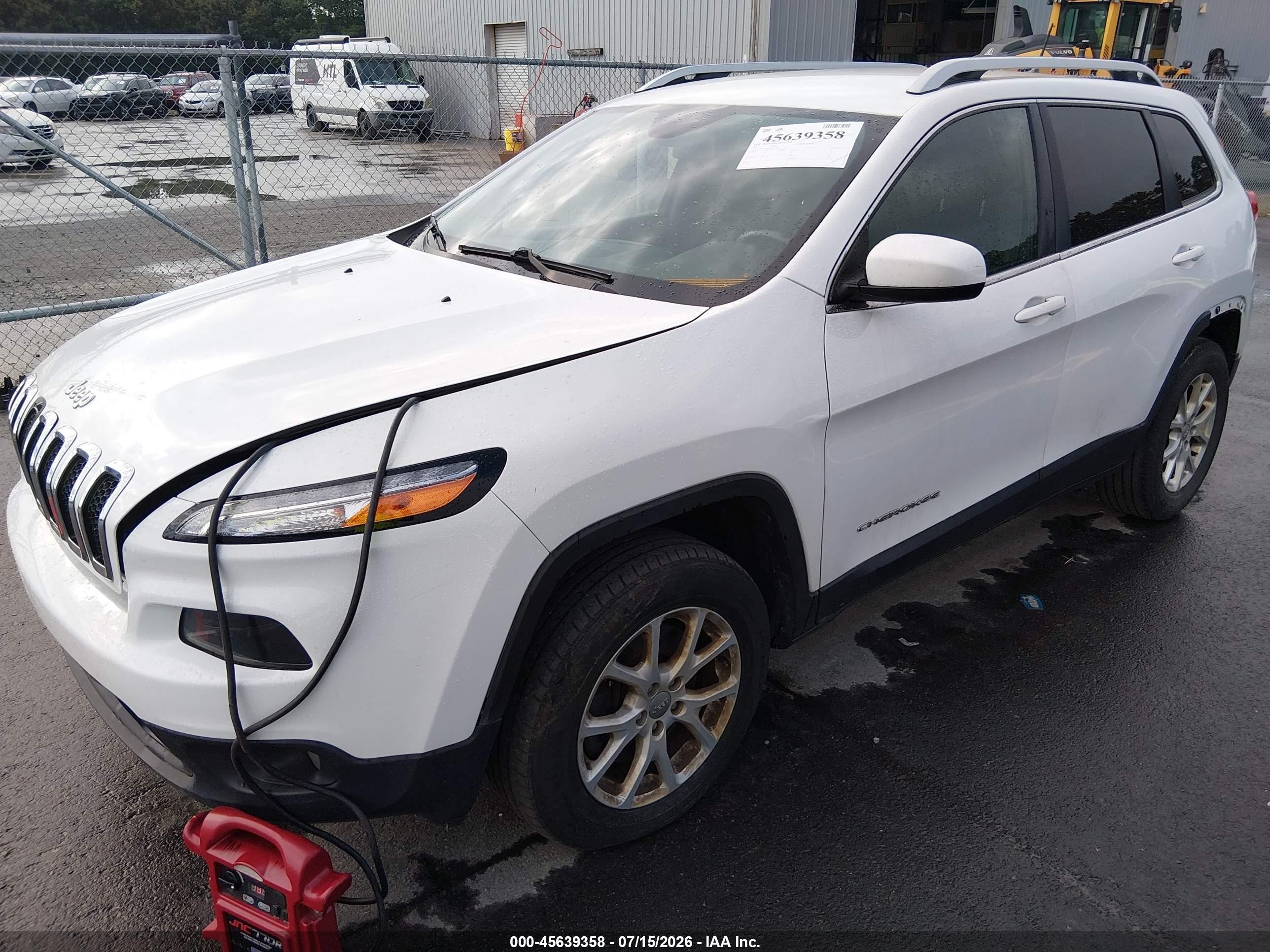 2015 Jeep Cherokee Latitude White vin: 1C4PJLCS8FW537280