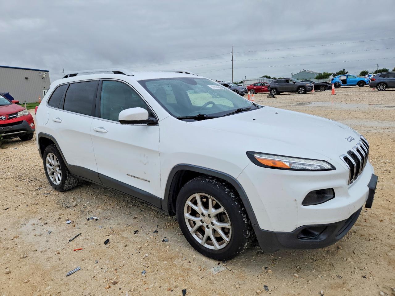 2015 Jeep Cherokee Latitude White vin: 1C4PJLCS8FW612141
