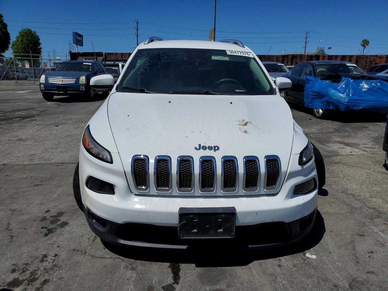 2015 Jeep Cherokee Latitude White vin: 1C4PJLCS8FW731064
