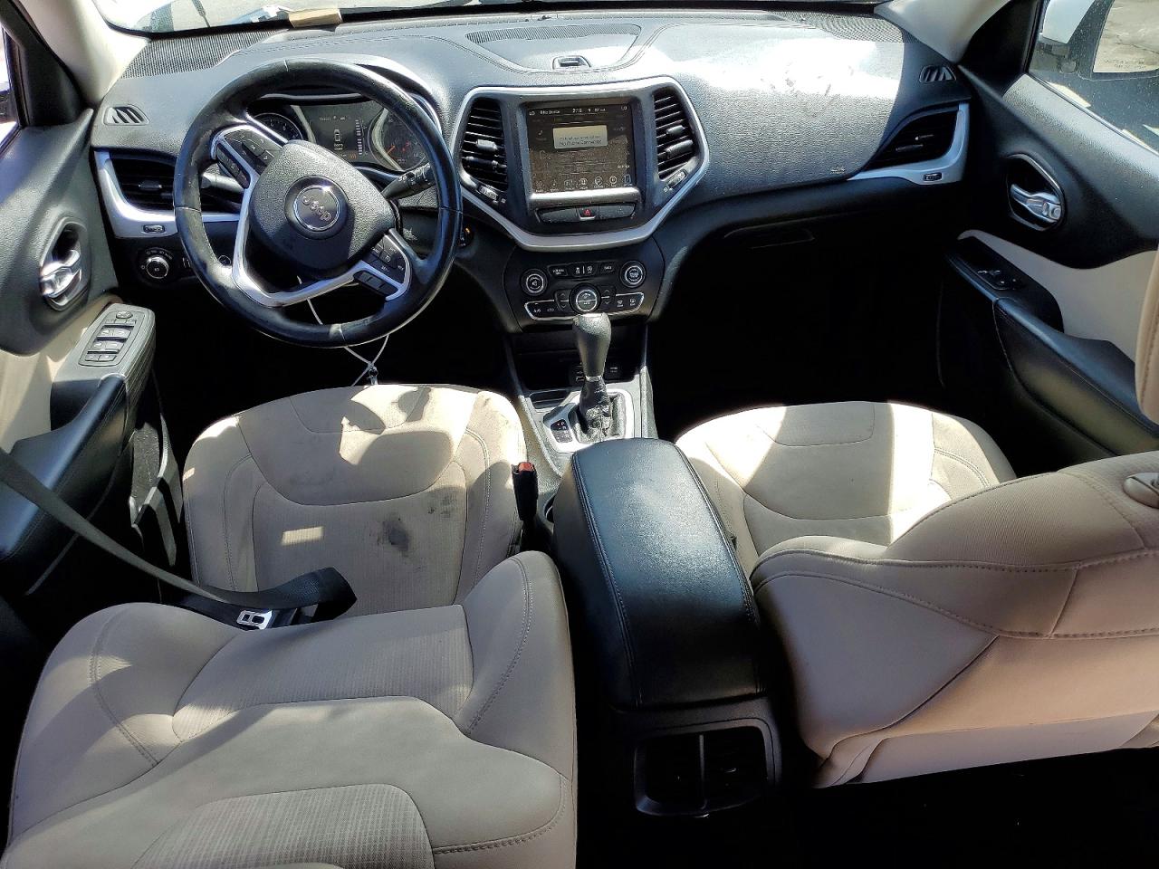 2015 Jeep Cherokee Latitude White vin: 1C4PJLCS8FW731064