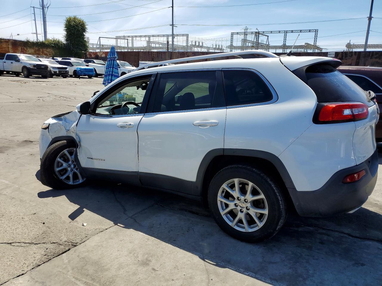 2015 Jeep Cherokee Latitude White vin: 1C4PJLCS8FW731064