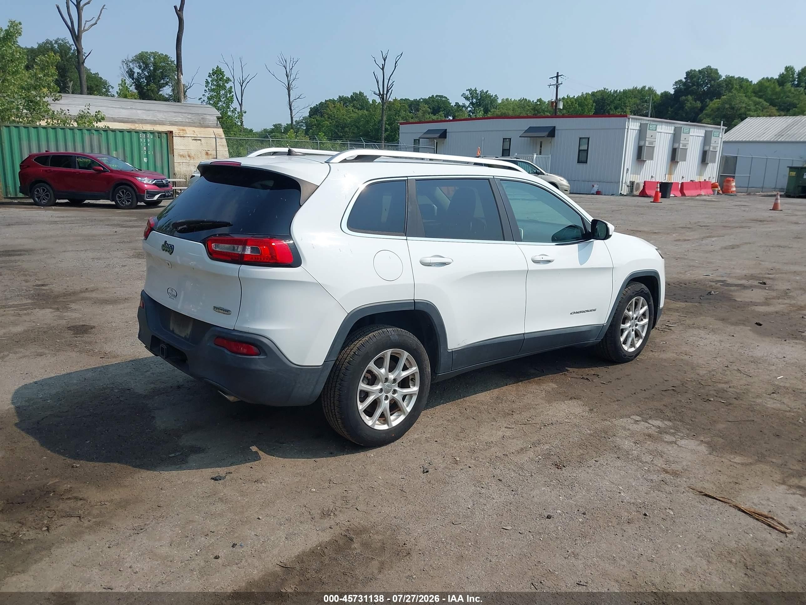 2014 Jeep Cherokee Latitude White vin: 1C4PJLCS9EW122676