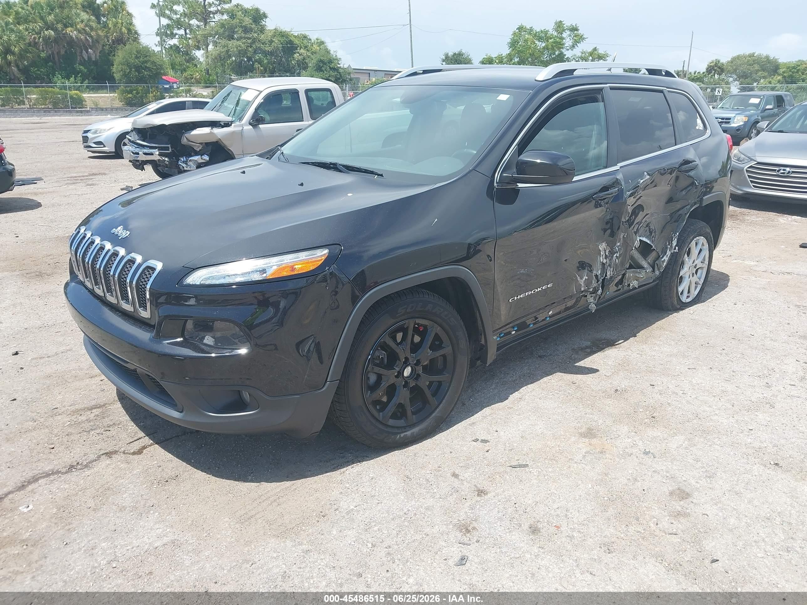 2014 Jeep Cherokee Latitude Black vin: 1C4PJLCS9EW143222