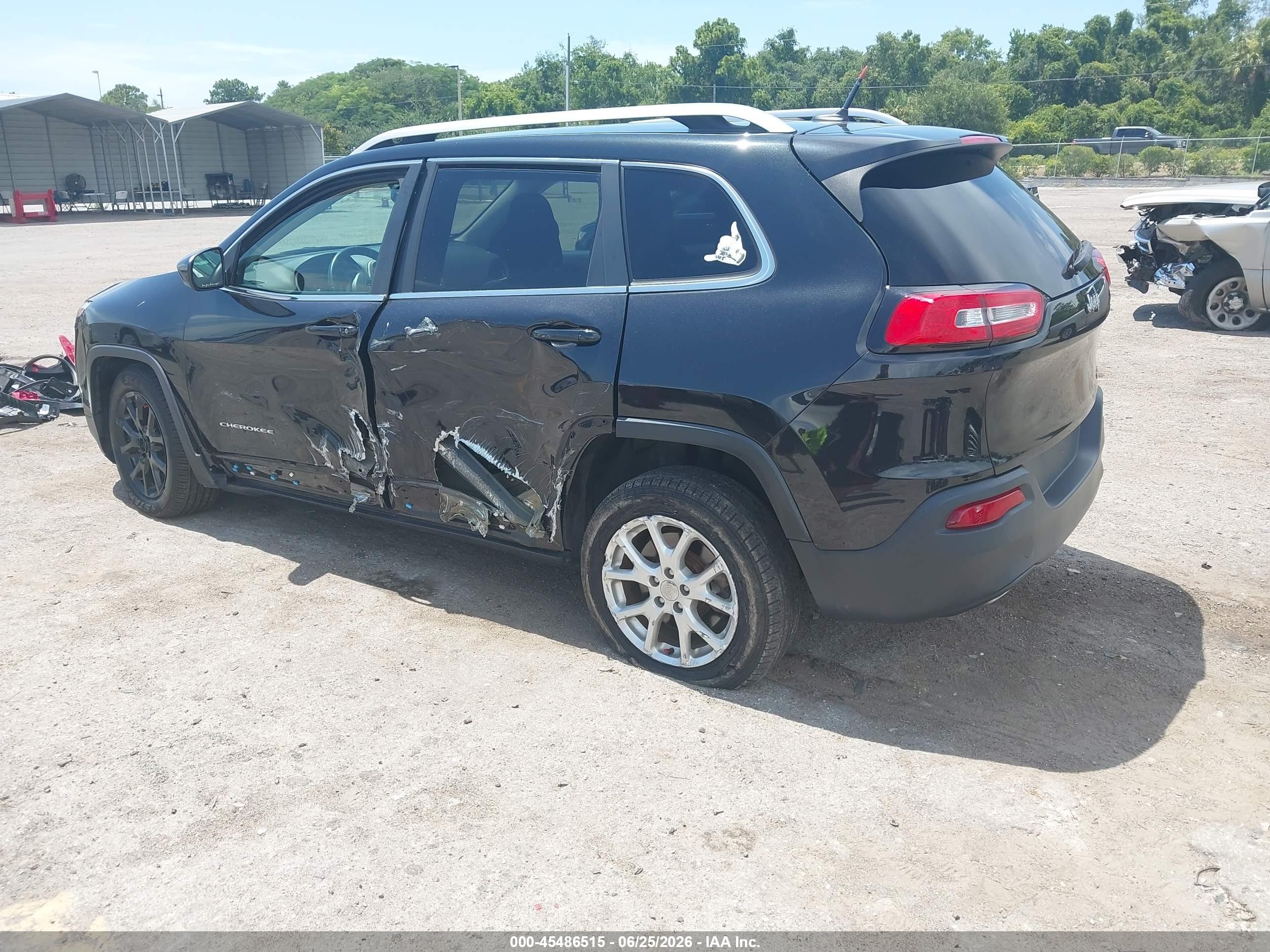 2014 Jeep Cherokee Latitude Black vin: 1C4PJLCS9EW143222