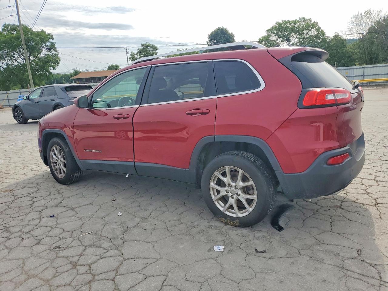 2015 Jeep Cherokee Latitude Red vin: 1C4PJLCS9FW517751