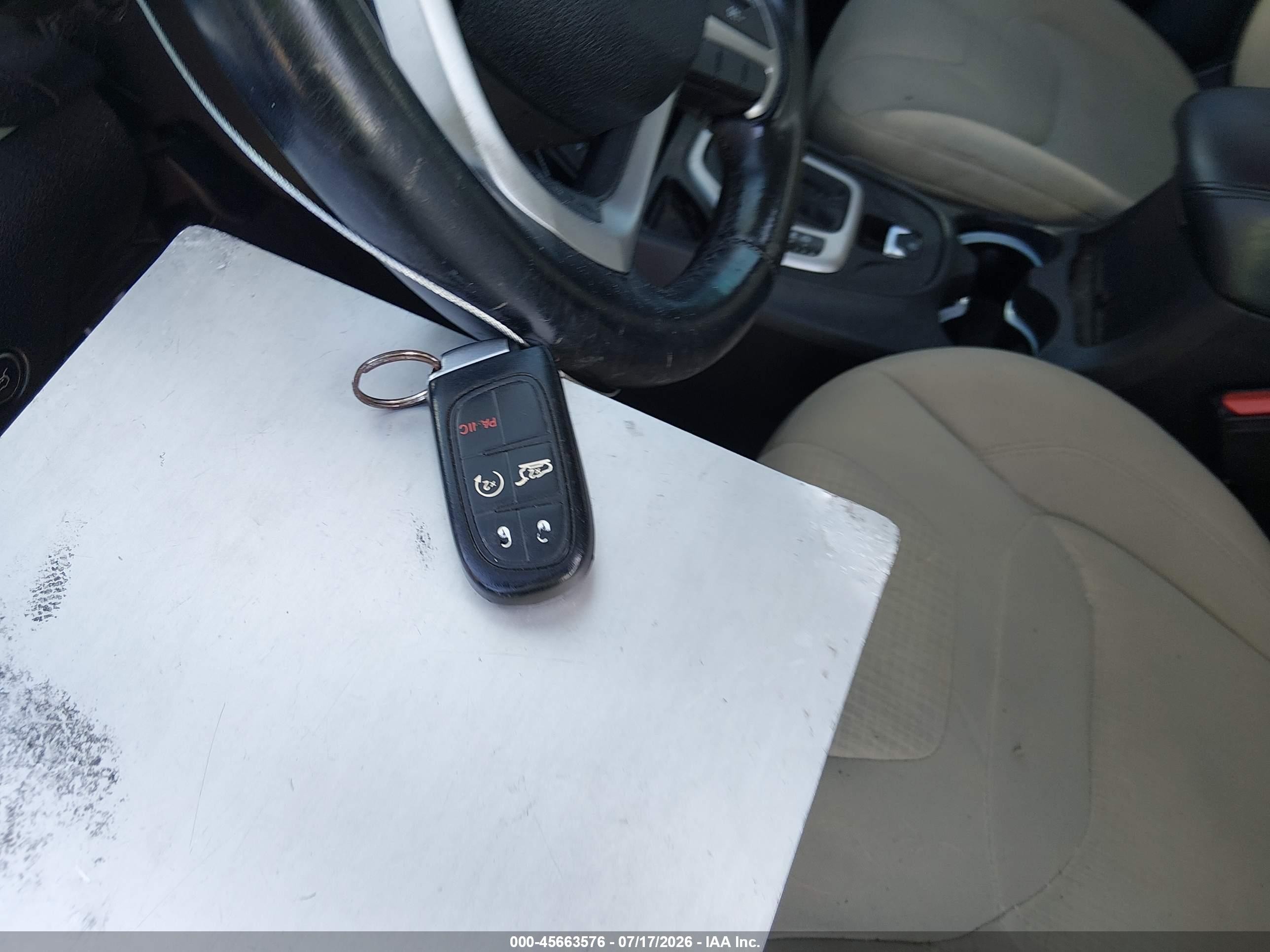 2015 Jeep Cherokee Latitude White vin: 1C4PJLCSXFW518584