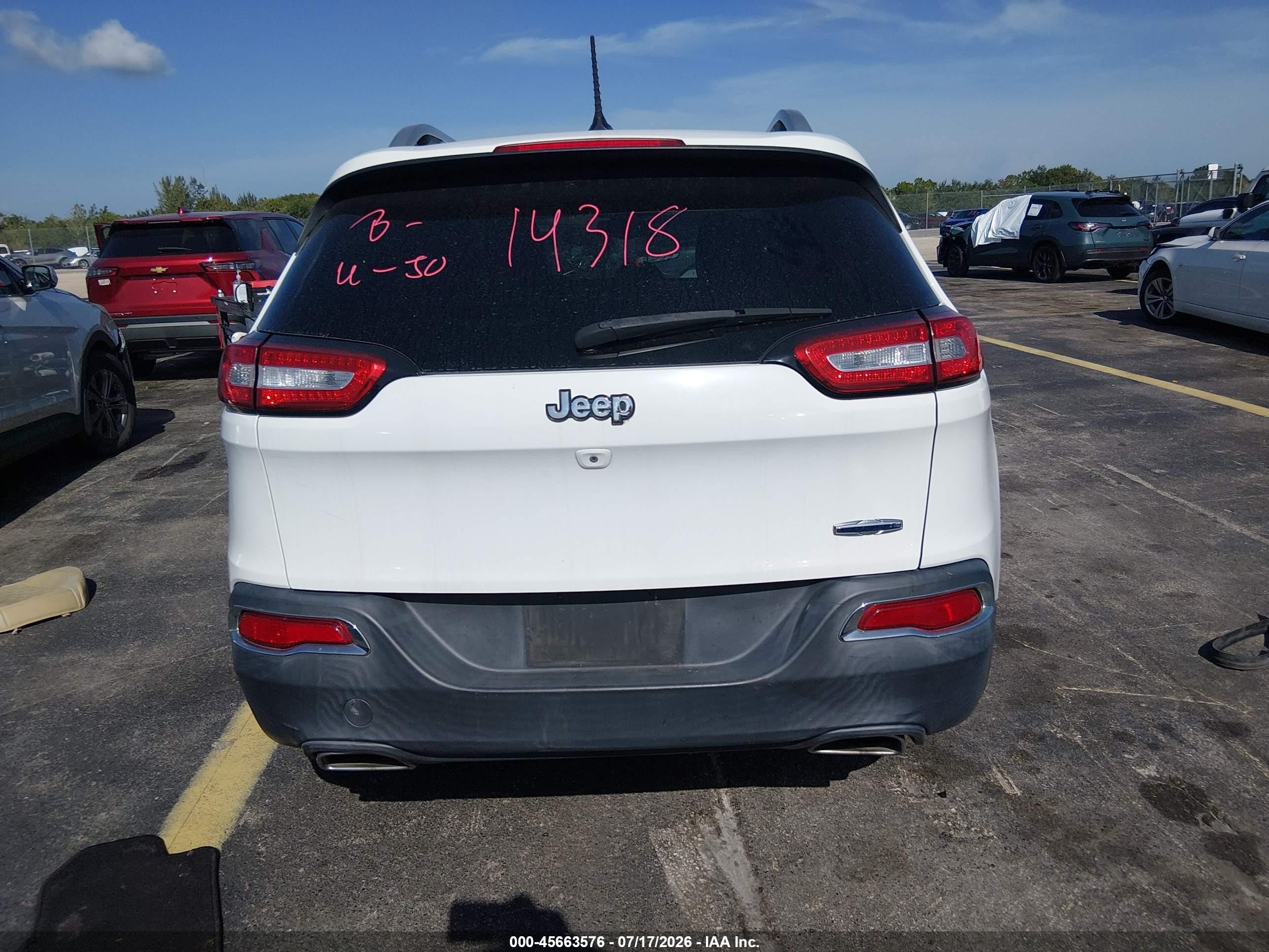 2015 Jeep Cherokee Latitude White vin: 1C4PJLCSXFW518584