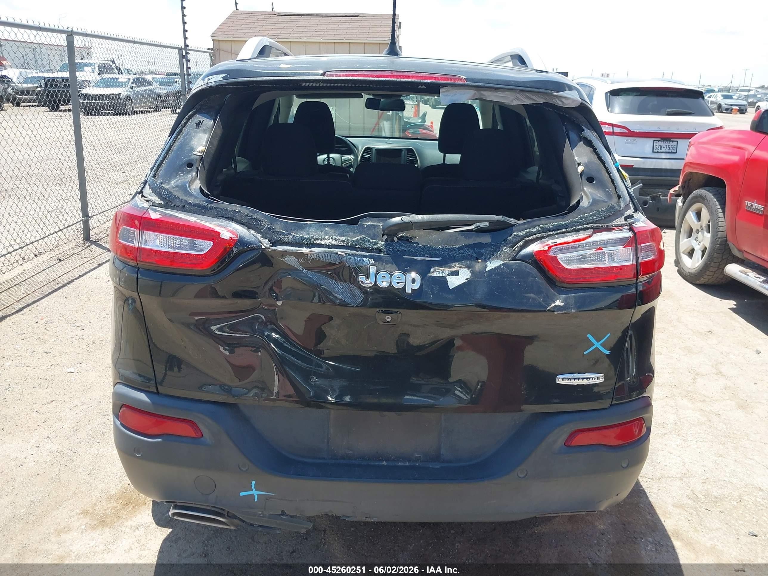 2015 Jeep Cherokee Latitude Черный vin: 1C4PJLCSXFW631225