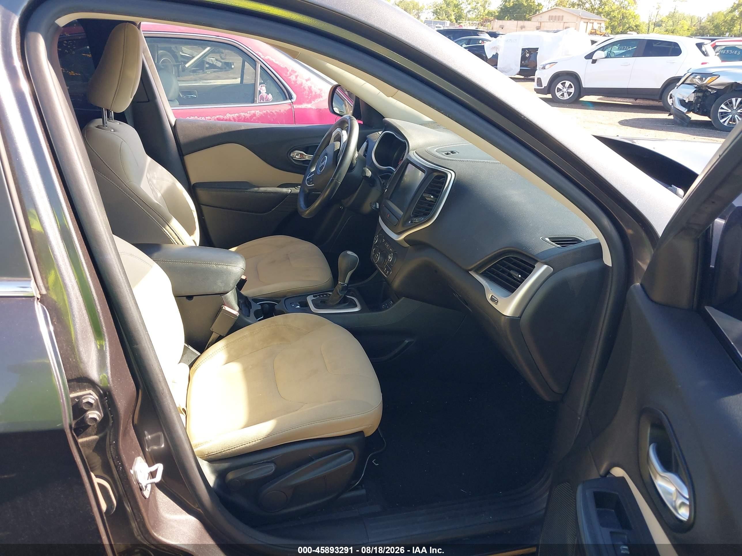 2015 Jeep Cherokee Latitude Gray vin: 1C4PJLCSXFW701158
